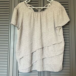 Lauren Conrad : Grey/white Layered Blouse - L